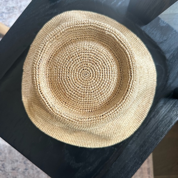 Aritzia straw bucket hat - Picture 2 of 5